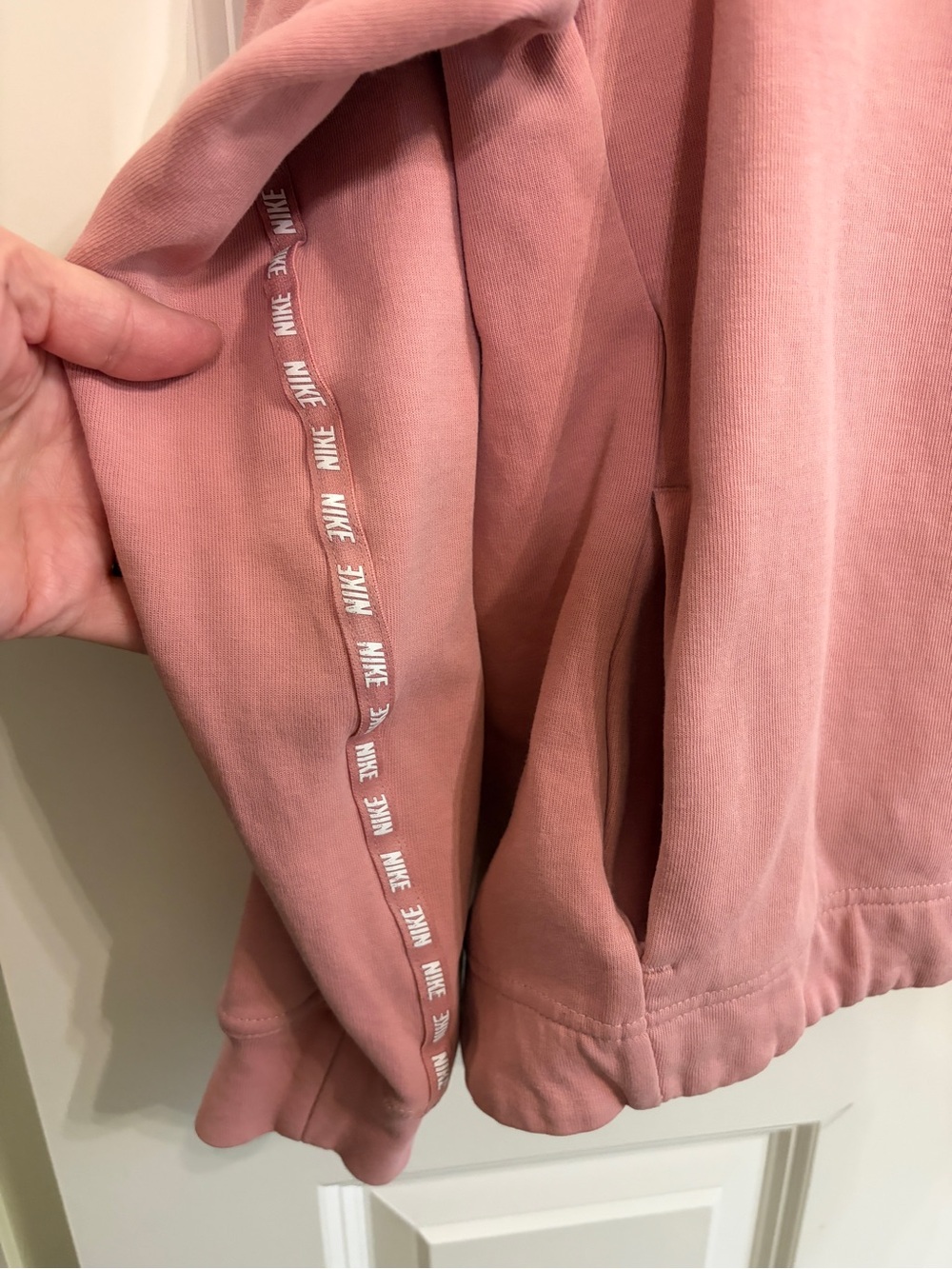 Excellent condition rare XS  Women’s Dusty Rose Crewneck Sweatshirt. Pockets - Picture 10 of 11